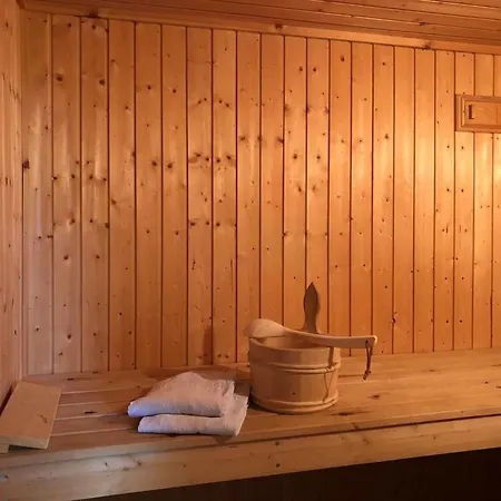 بيت للعطل Mit Sauna Im Mirow *