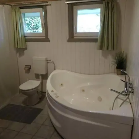 بيت للعطل Mit Sauna Im Mirow